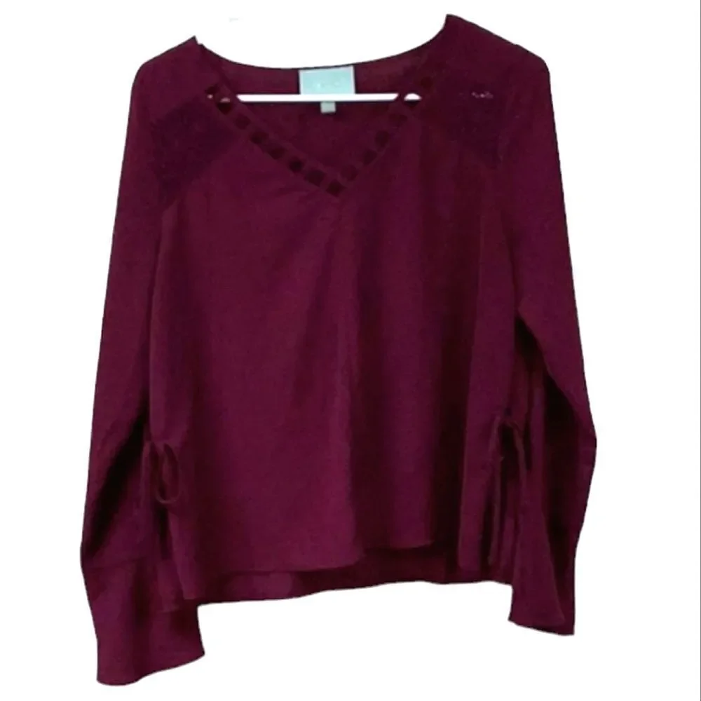 Skies Are Blue Bell Sleeve Blouse Small Burgundy Crochet Lace V-Neck Tie Top